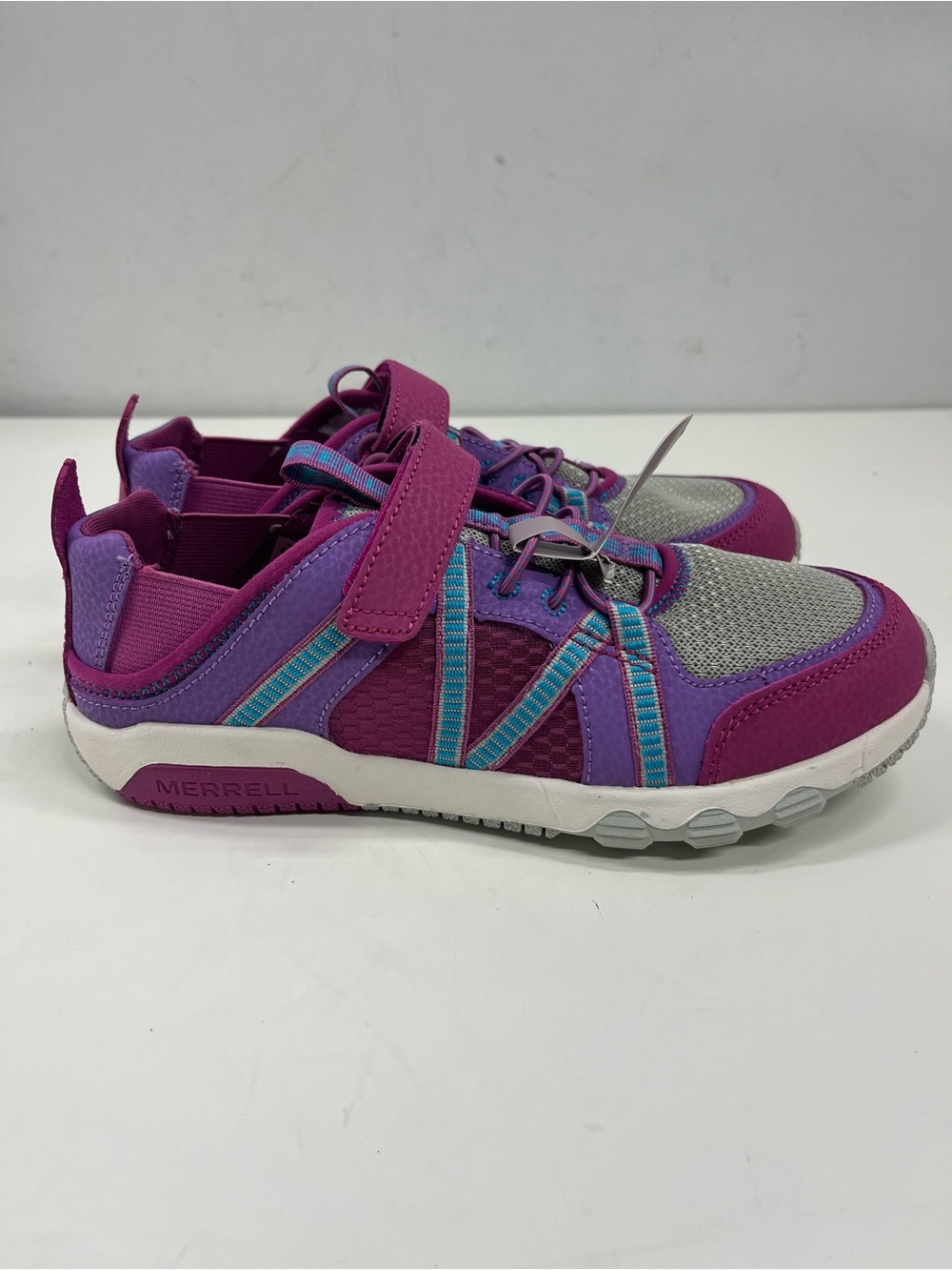 NWT Merrell Hydro Free Roam Water/Hiking Shoes Size 4 Big Kids
